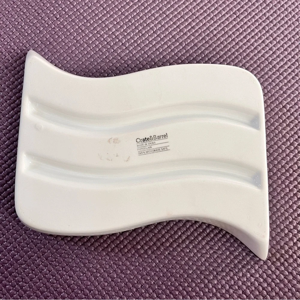 Crate & Barrel White Porcelain Swirl Square Appetizer Candy Dish 7